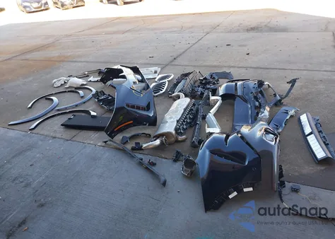 2024 BMW X6 xDrive40I z USA, uszkodzony, nr VIN 5UX33EX02R9U97955